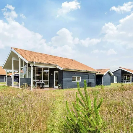 4 Star In Ulfborg Fjand Gårde