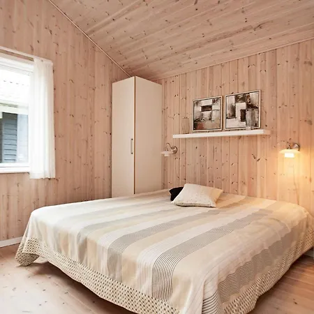 4 Star In Ulfborg * Fjand Garde